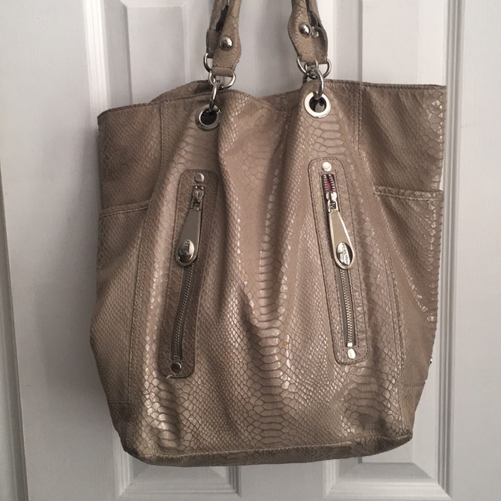 Perlina Bucket Bag